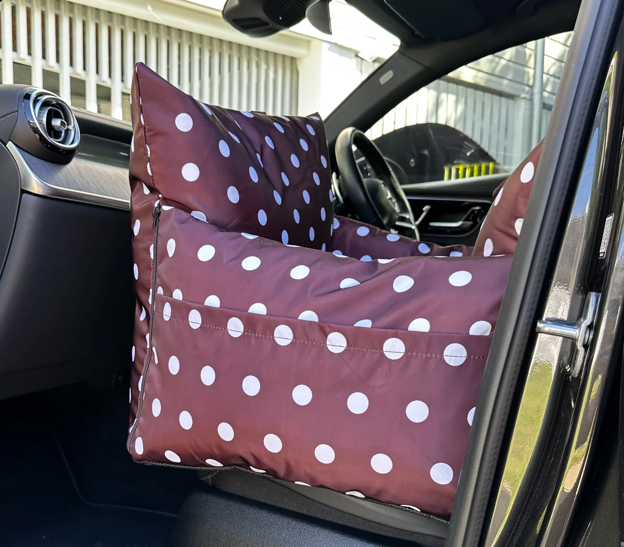 Deluxe Travel Car Bed: Polka Dots - Image 9