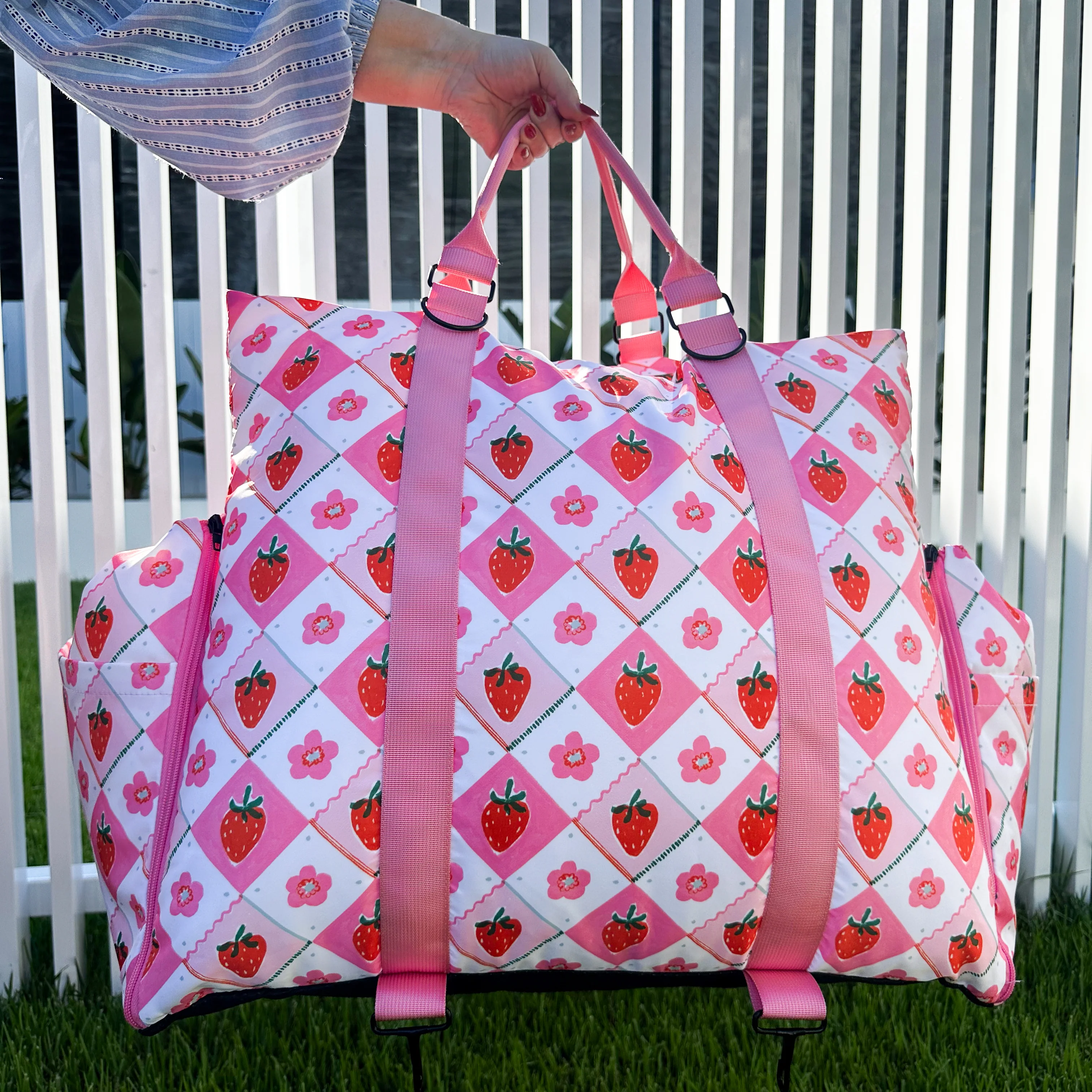 Deluxe Travel Car Bed: Strawberry Patch - Image 7