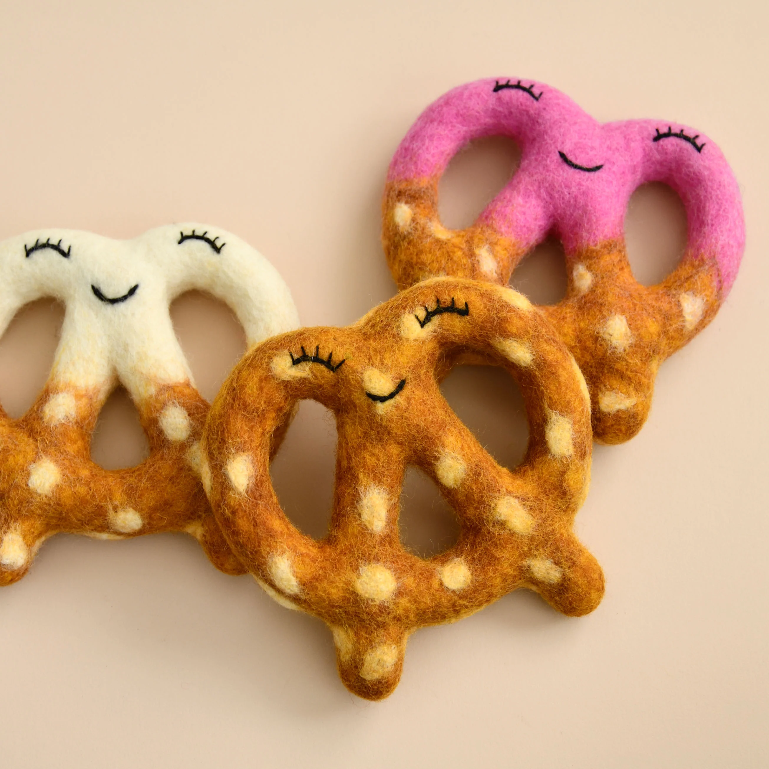 Felt Pretzel Dog Toss - Image 3