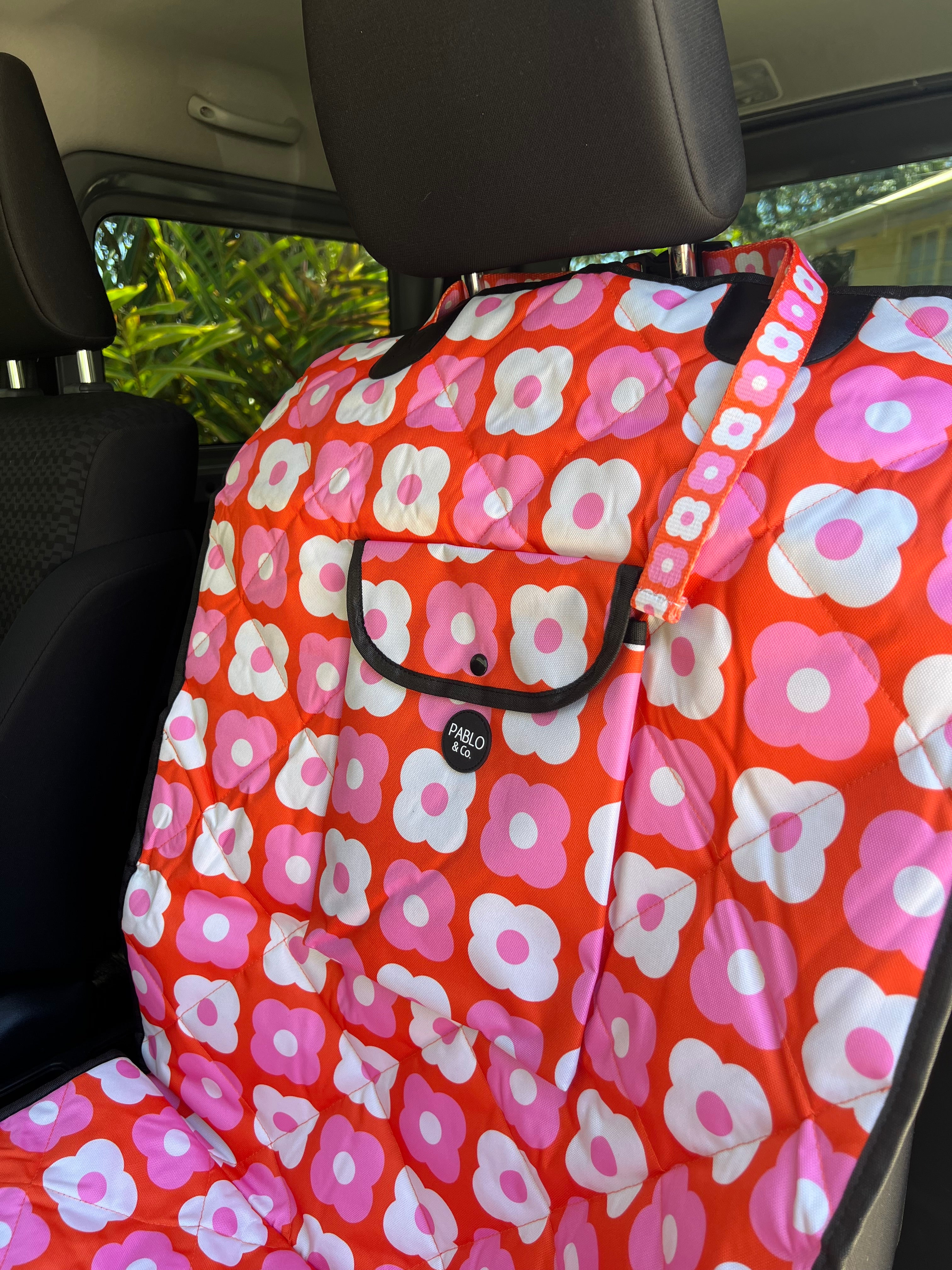 Pink Checkered Daisies: Single Car Seat Cover - Image 2
