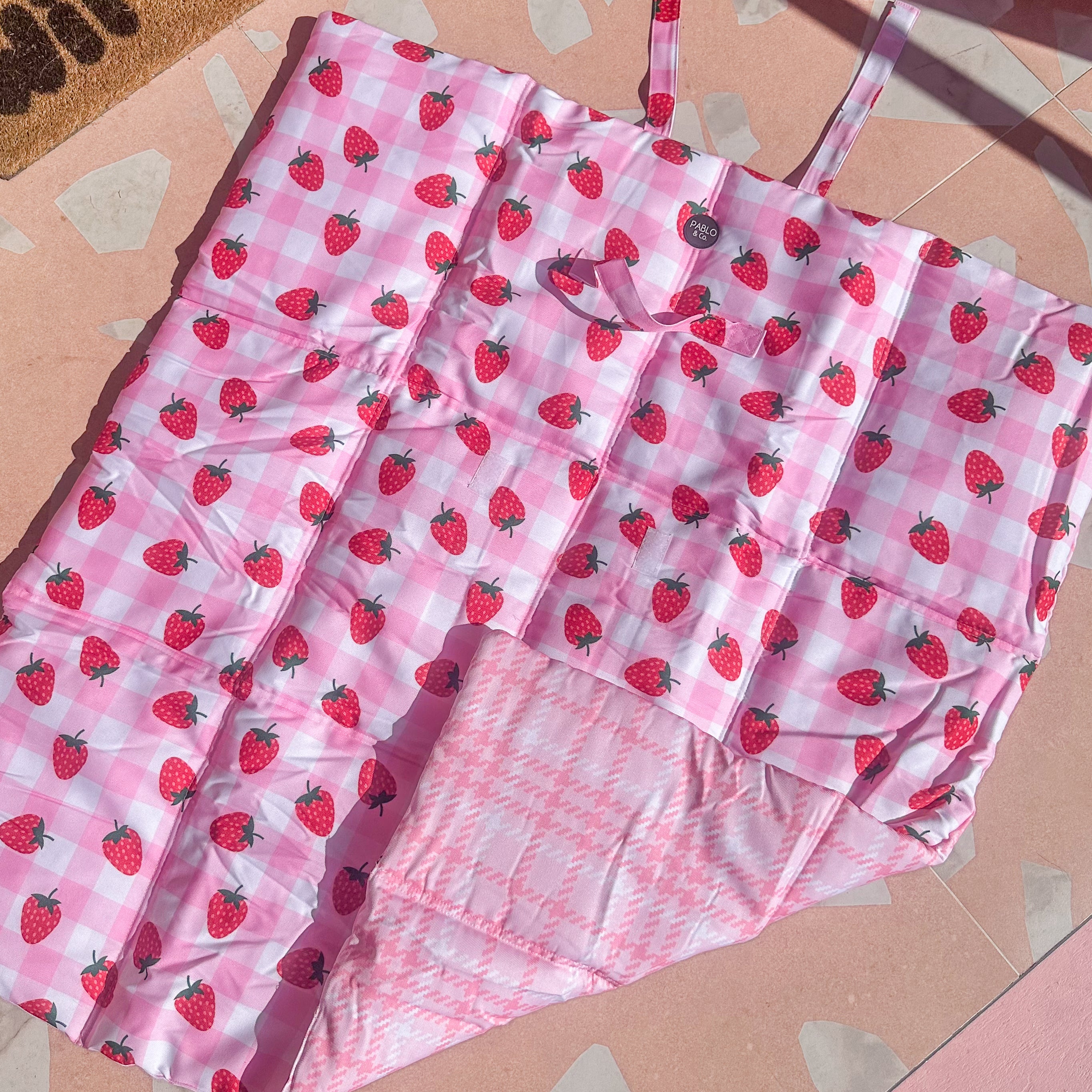 Deluxe Travel Mat: Strawberry Fields / Pink Houndstooth - Image 3