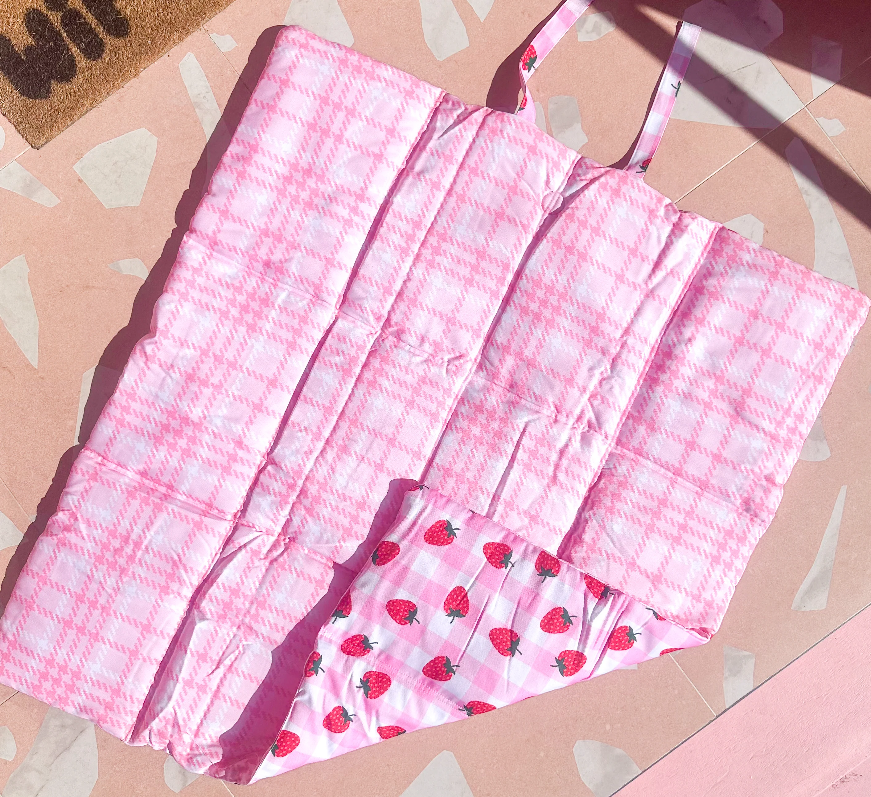 Deluxe Travel Mat: Strawberry Fields / Pink Houndstooth - Image 4